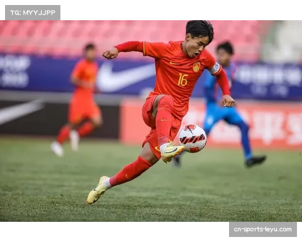 中国U17前锋杨黔东预选赛戴帽 成进攻核心