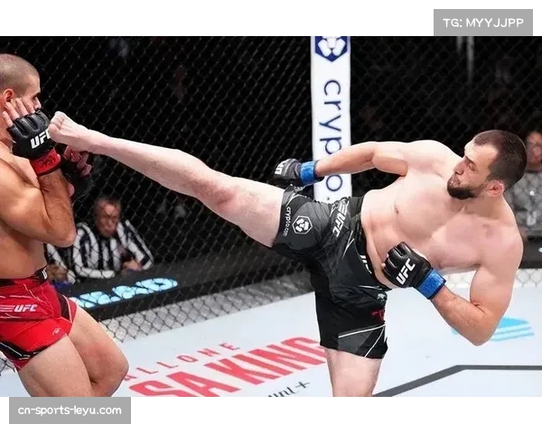 穆斯里穆防守反击战术未奏效 遭梅迪奇重拳快速终结